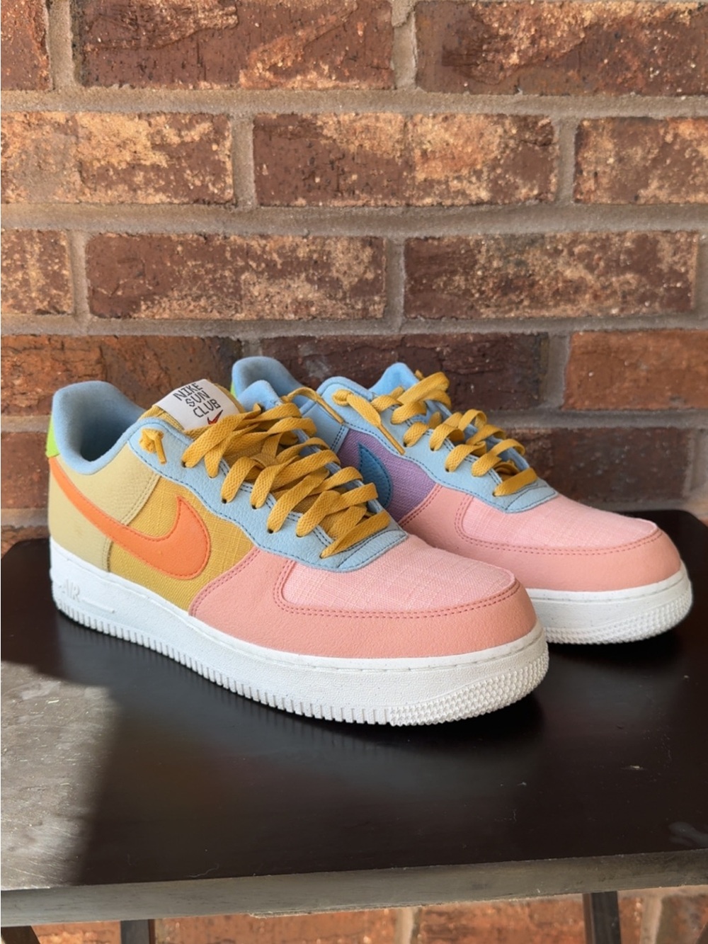 Nike Mens Pastel Multi-Color Low Top Sneakers